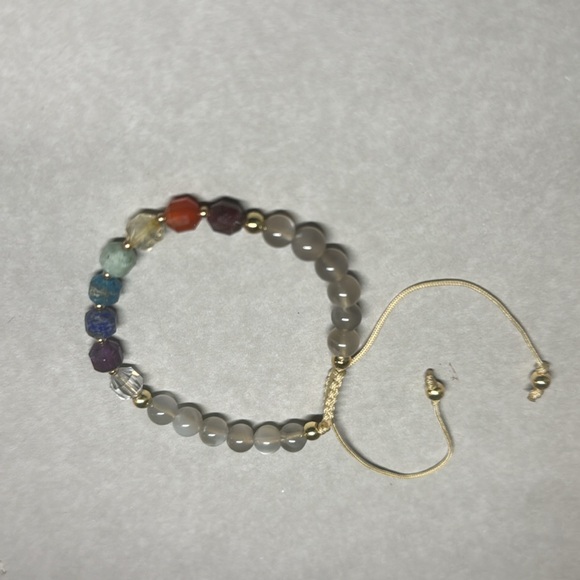 Malas & Bracelets 7 Chakra adjustable macrame bracelet - Picture 5 of 5